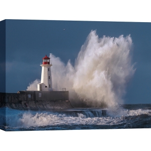 Foto-Kunstdruck, Leuchtturm im tosenden Meer von Pangea Images
