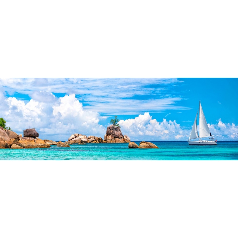 Leinwandbilder. Pangea Images, Segelboot in La Digue, Seychellen