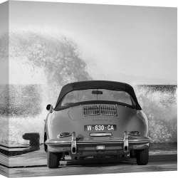 Cuadro de coches en canvas. Ocean Waves Breaking on Vintage Beauties