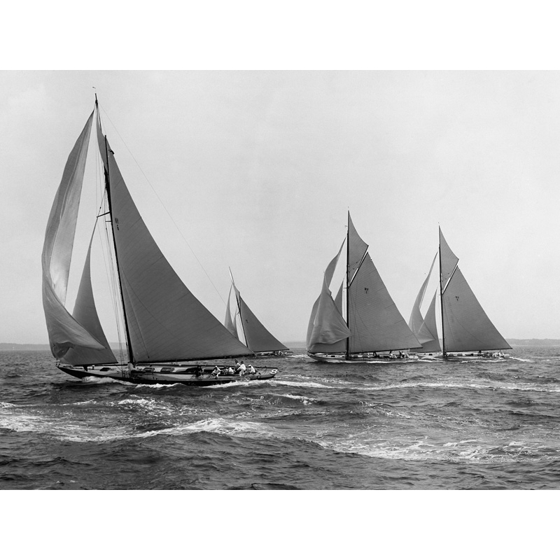 Quadro, stampa su tela. Edwin Levick, Sloops at Sail, 1915