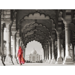 Quadro, stampa su tela. Pangea Images, Donne in sari tradizionale camminano verso il Taj Mahal, India (BW)