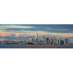 Leinwandbilder. Manhattan with Statue of Liberty and One WTC