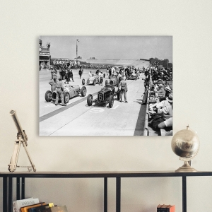 Tableau photo noir et blanc. Départ du Grand Prix de France 1934