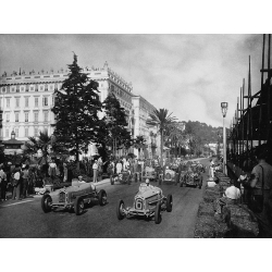 Tableau photo noir et blanc. Départ du Grand Prix de Nice, 1933