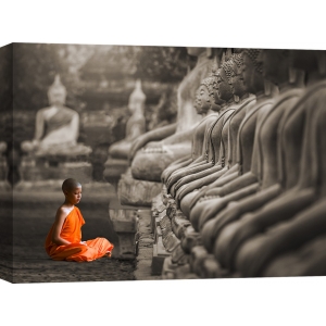 Leinwandbilder. Junger buddhistischer Mönch im Gebet, Thailand