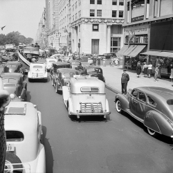 Kunstdruck Dorothea Lange, Traffic on Fifth Avenue approaching 57th