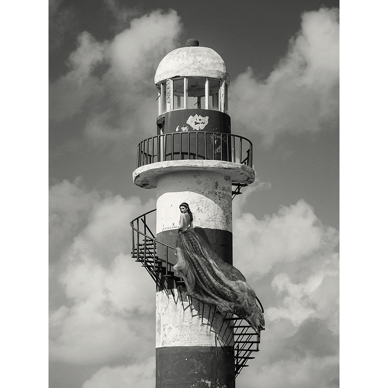 Fashion bilder auf leinwand und poster, Lauren, On the lighthouse bw