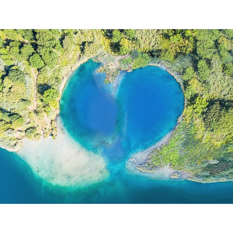 Quadro atollo, isola a forma di cuore. Stampa su tela, poster.